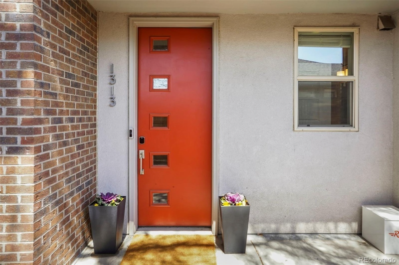 1313 Jackson St - Photo 2 of 16