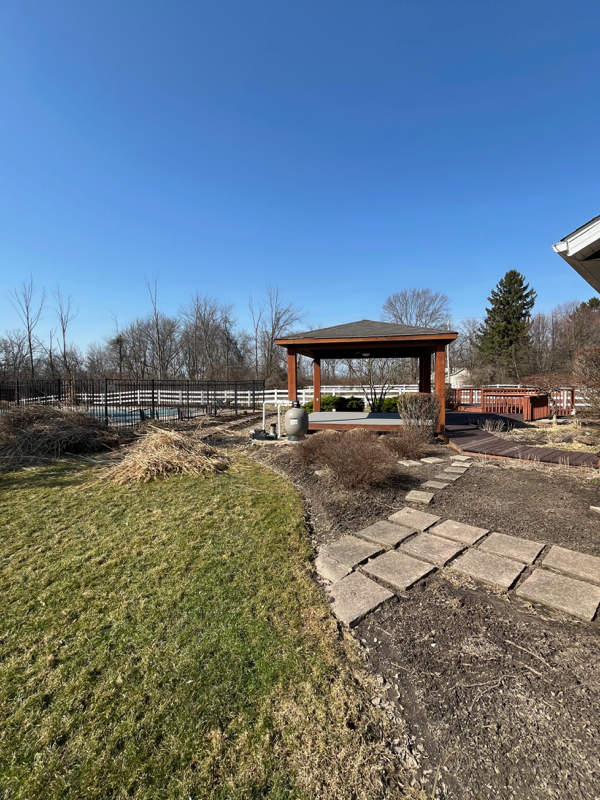 7606 Lewis Rd - Photo 2 of 16