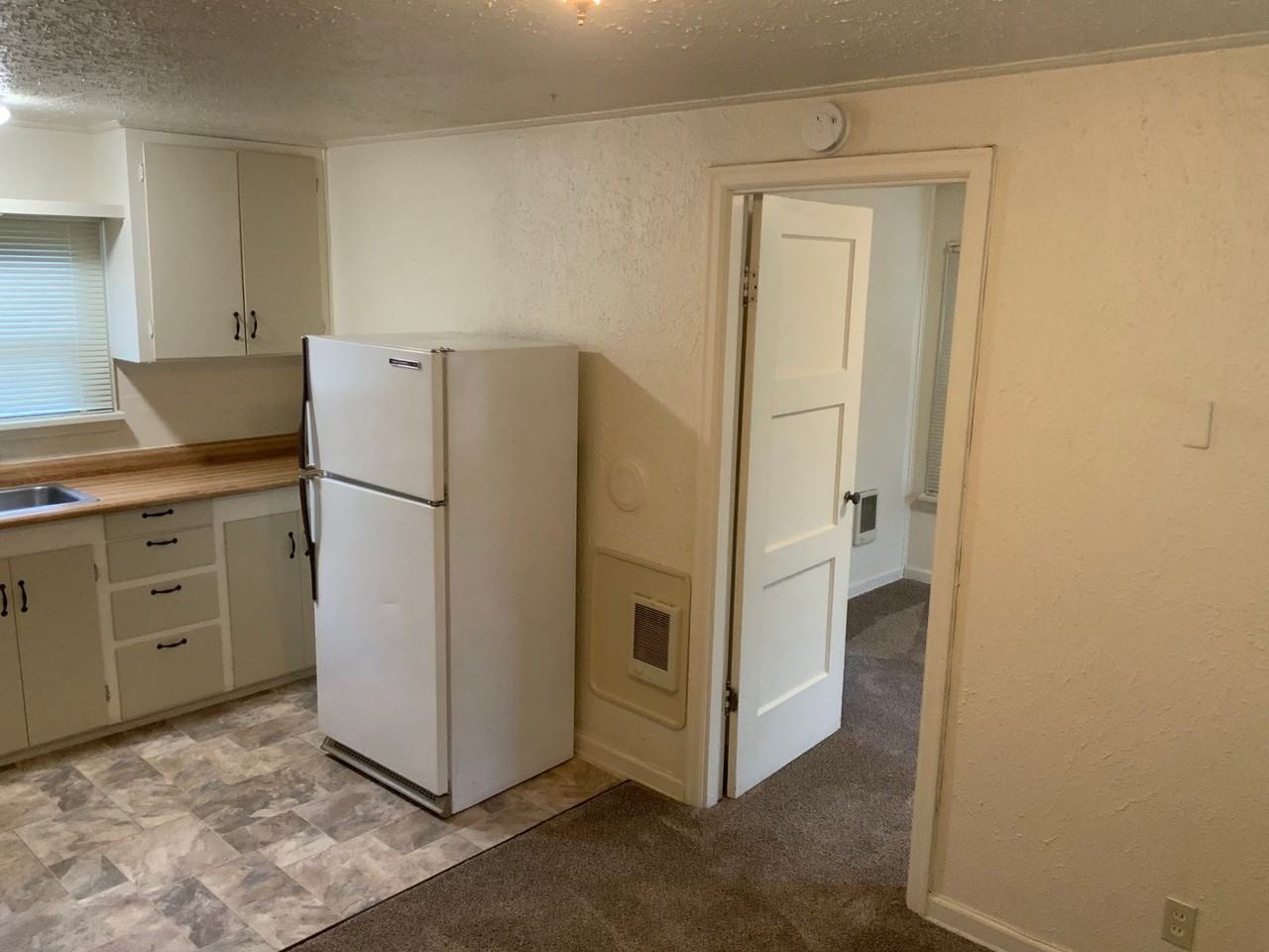 1568 1/2 Olive St - Photo 5 of 13