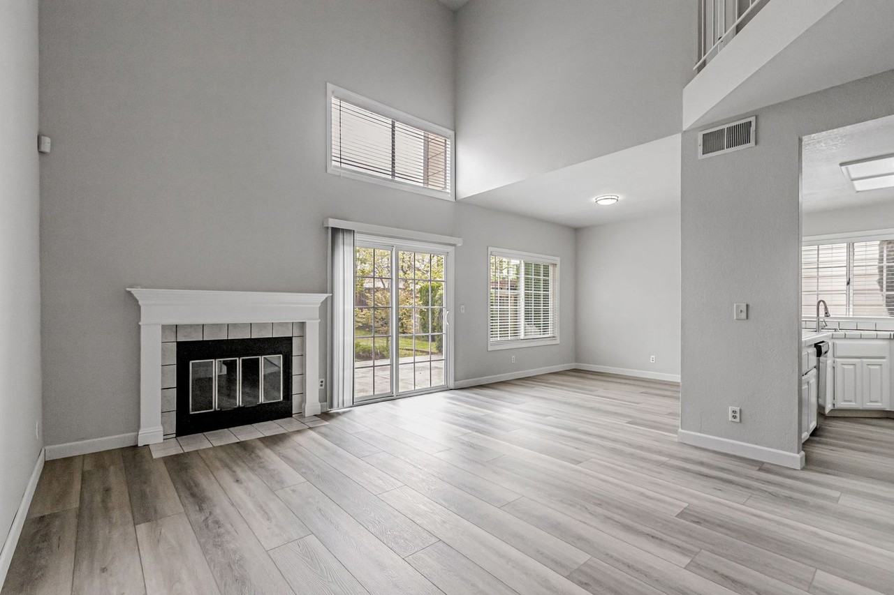 1198 Krebs Ct - Photo 3 of 20