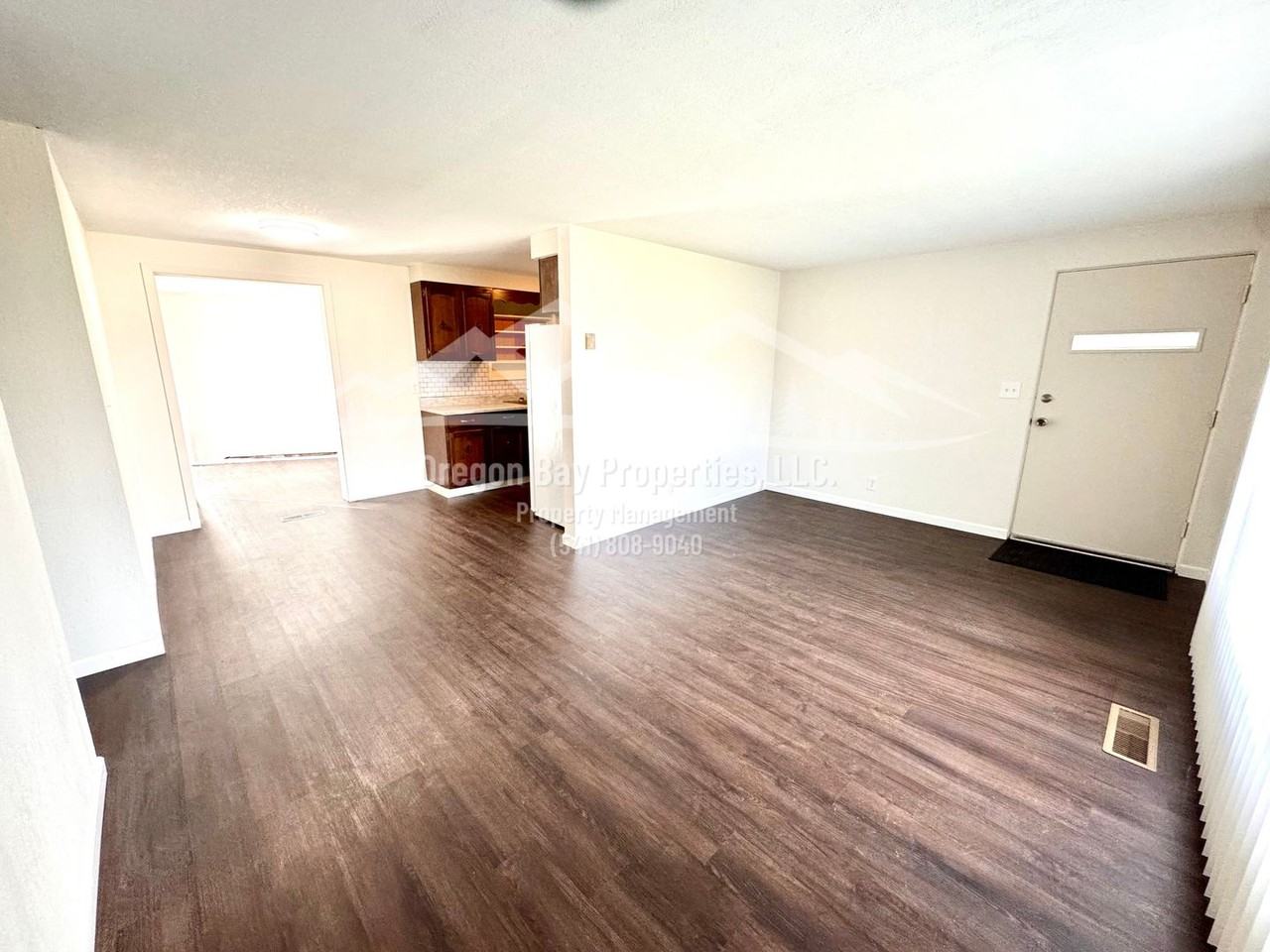 270 S Morrison St - Photo 3 of 20