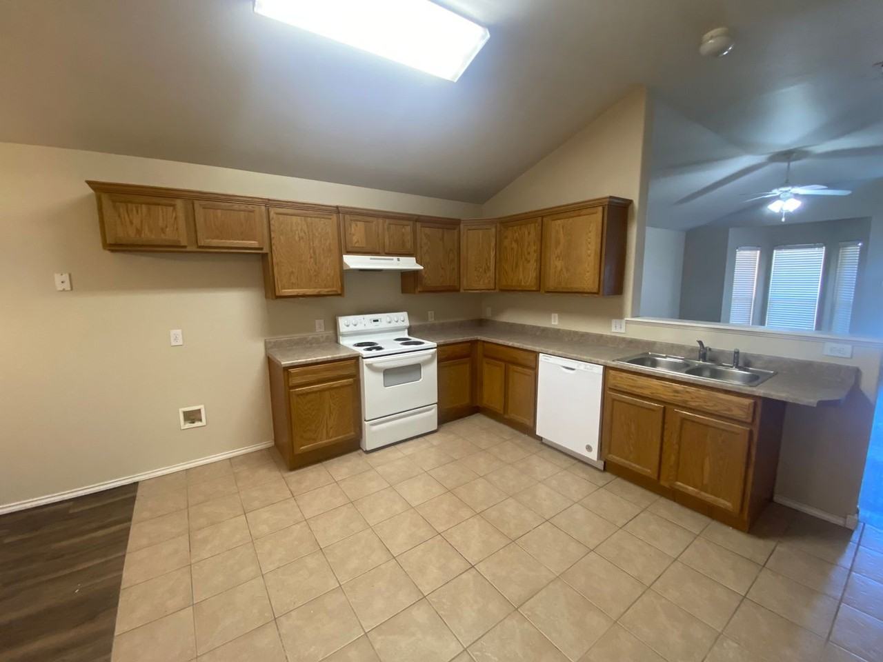 6524 91st Pl - Photo 6 of 14