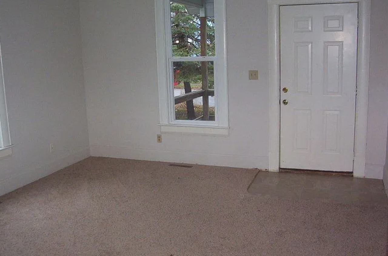 1121 W Harrison St - Photo 5 of 6