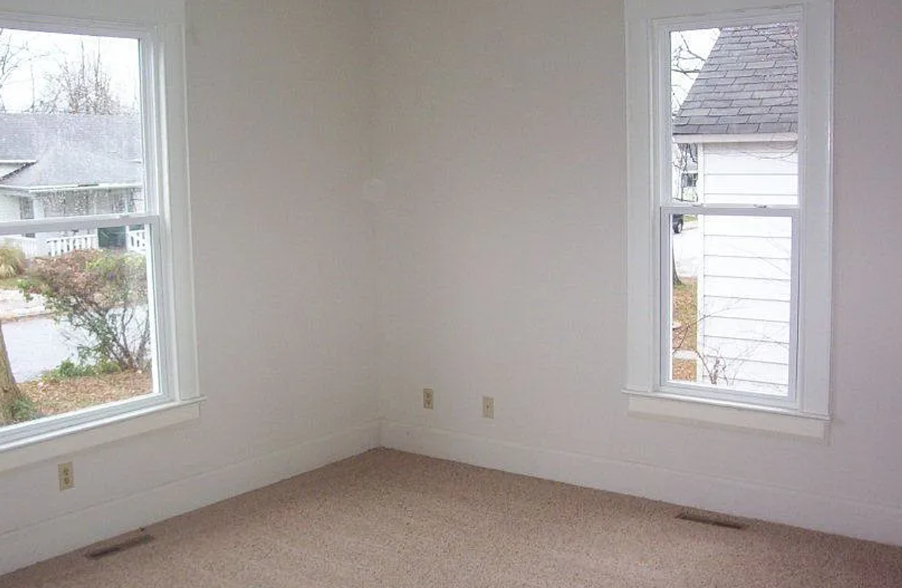 1121 W Harrison St - Photo 6 of 6