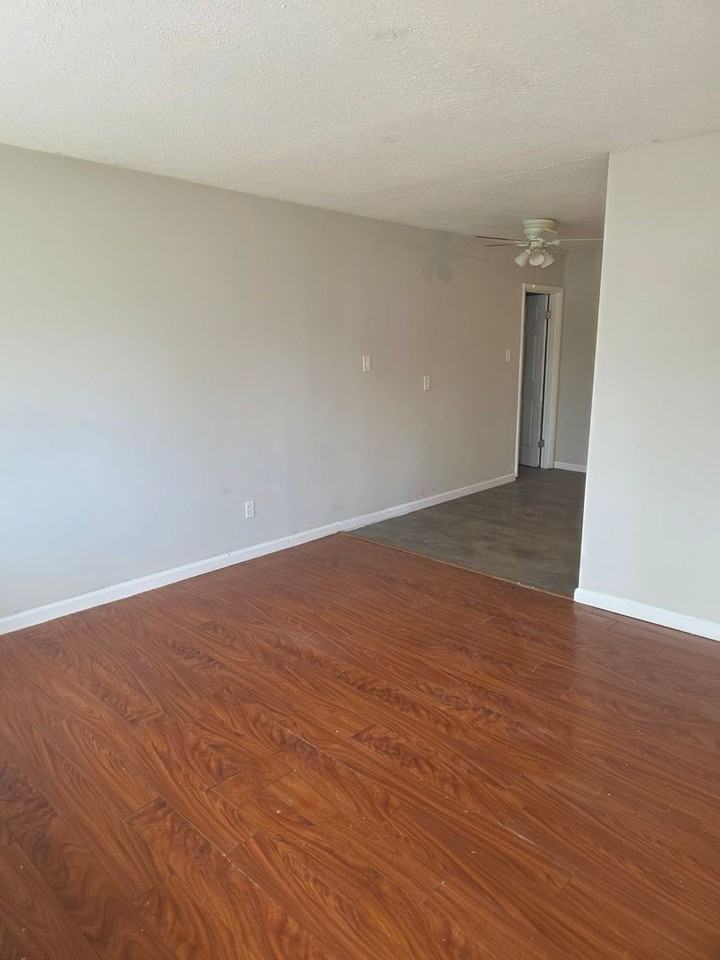 2020 Louise Ave - Photo 2 of 8