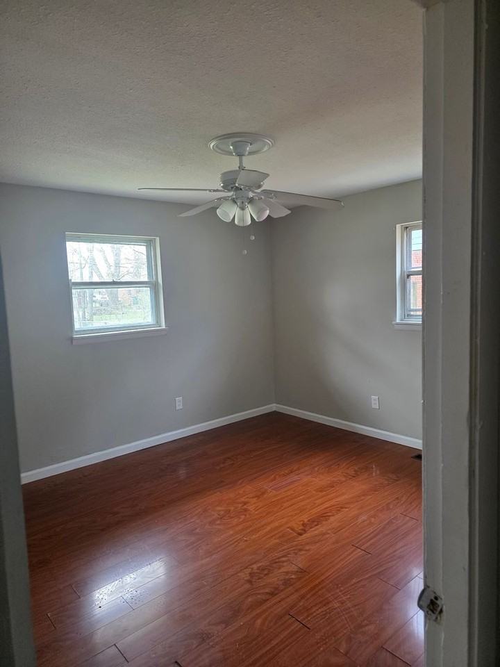 2020 Louise Ave - Photo 5 of 8