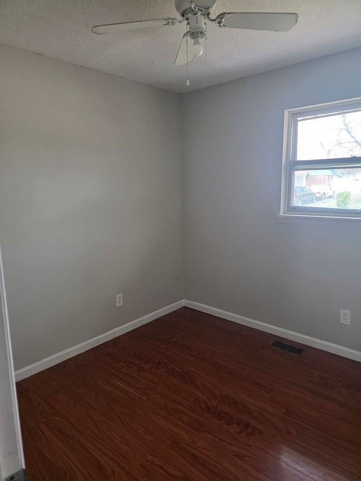 2020 Louise Ave - Photo 7 of 8