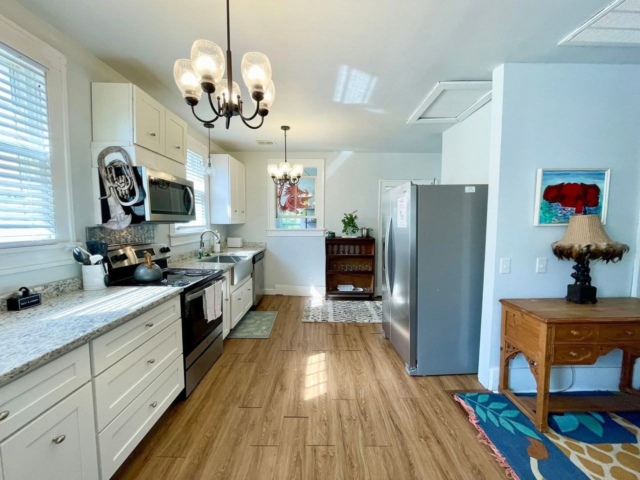 611 Howard St - Photo 4 of 14