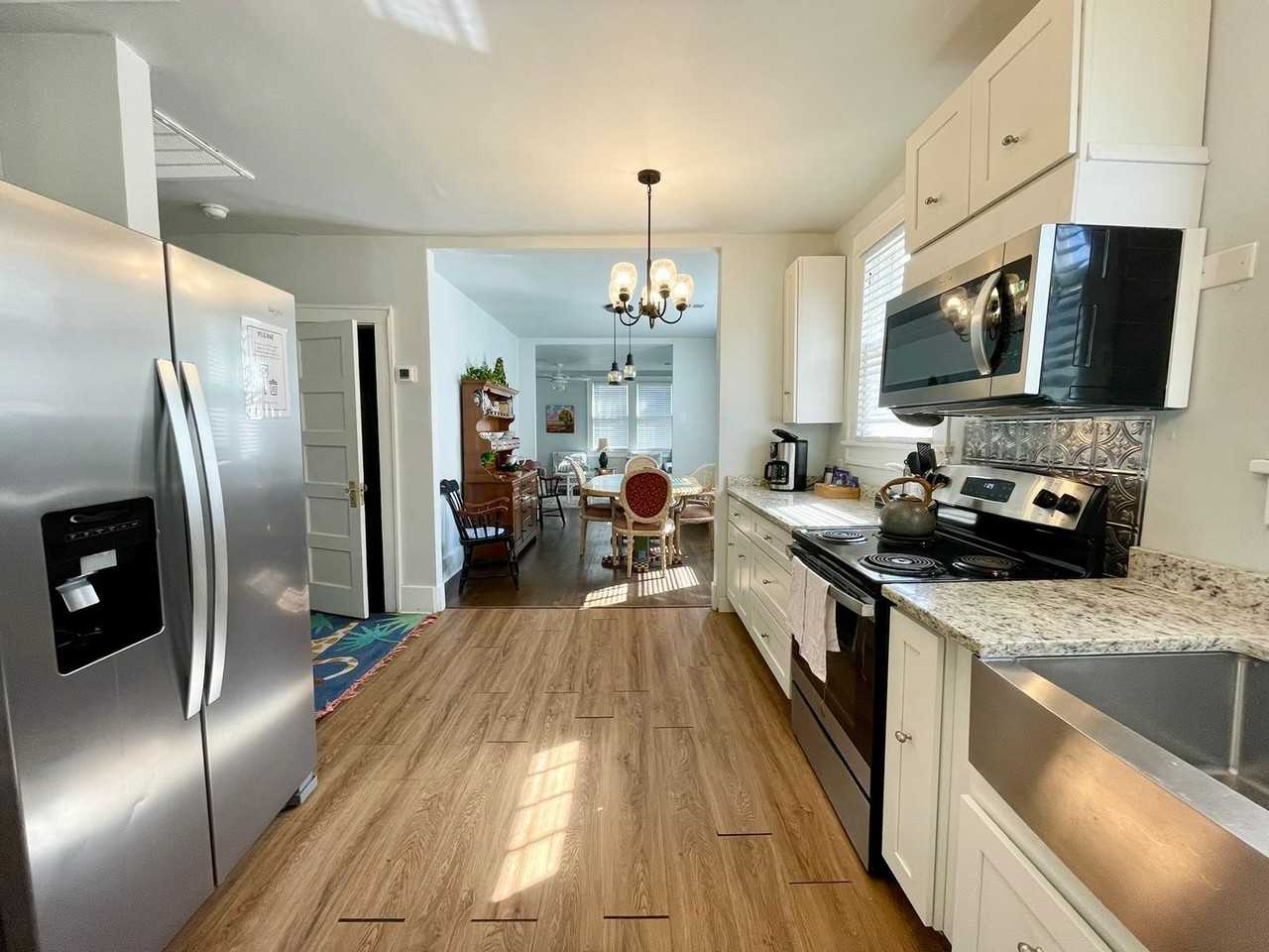 611 Howard St - Photo 5 of 14