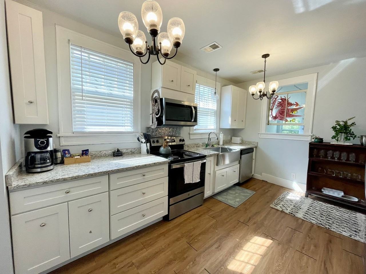 611 Howard St - Photo 7 of 14