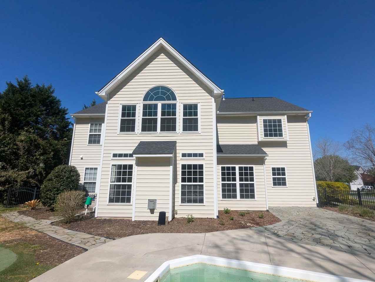 7894 Woodmere Dr - Photo 2 of 25