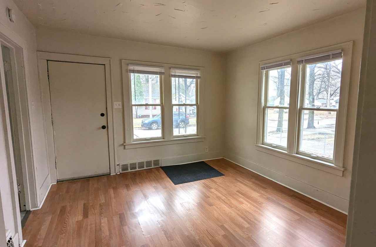 3317 Jefferson St - Photo 3 of 8