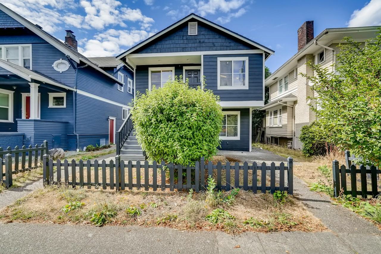 5205 11th Avenue Northeast, Unit B - Photo 2 of 28