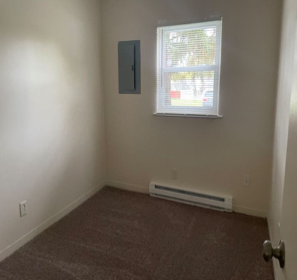 1459 E Market St #B - Photo 5 of 8