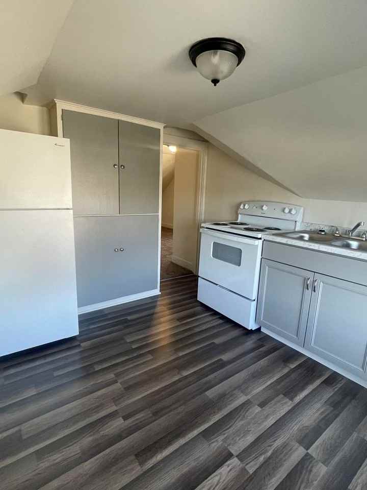 412 Kittitas St - Photo 4 of 8