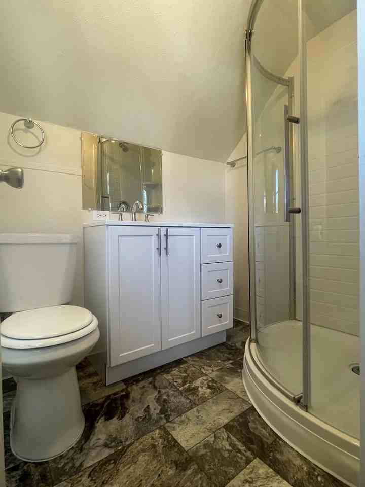 412 Kittitas St - Photo 5 of 8