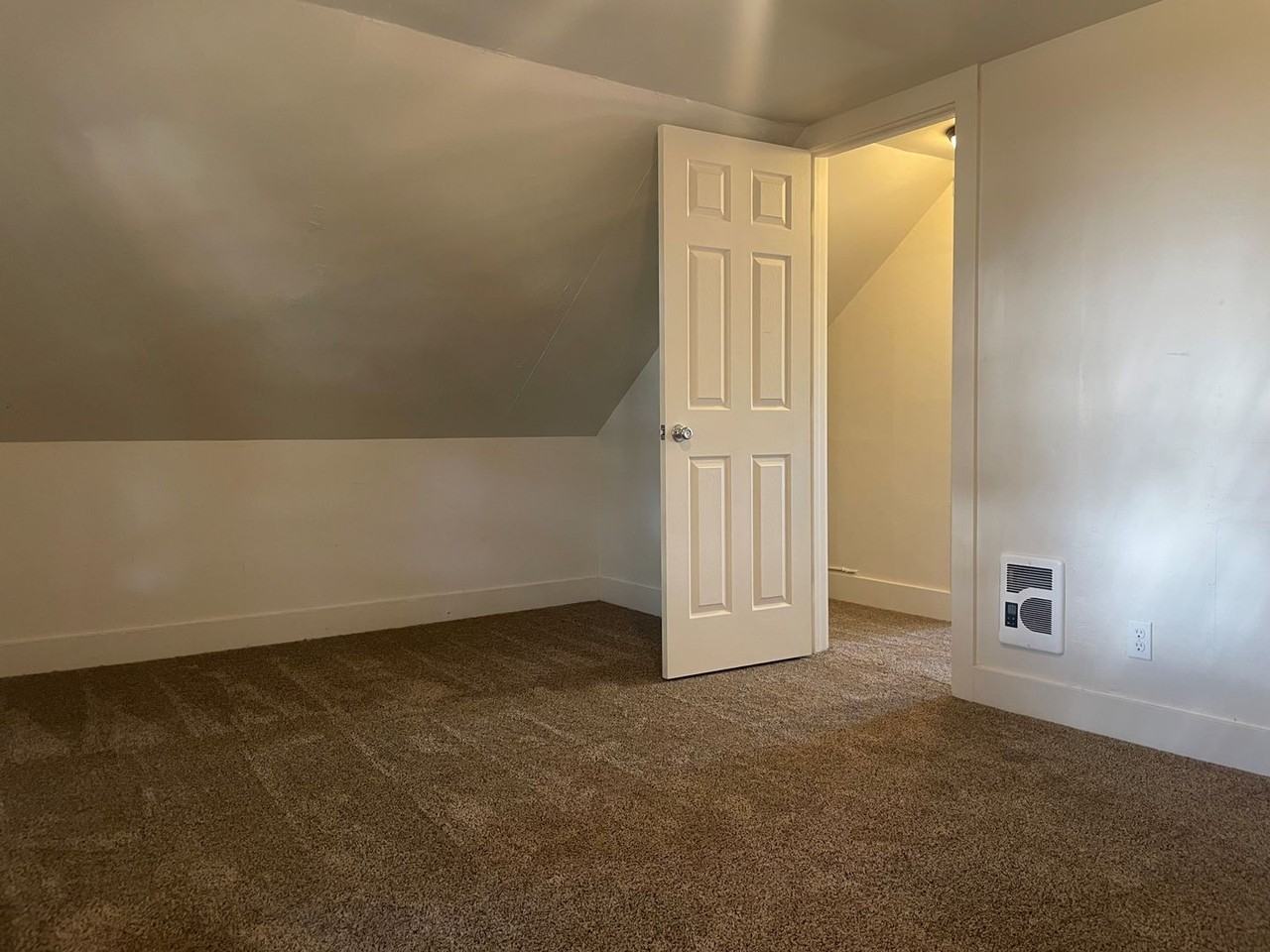 412 Kittitas St - Photo 7 of 8