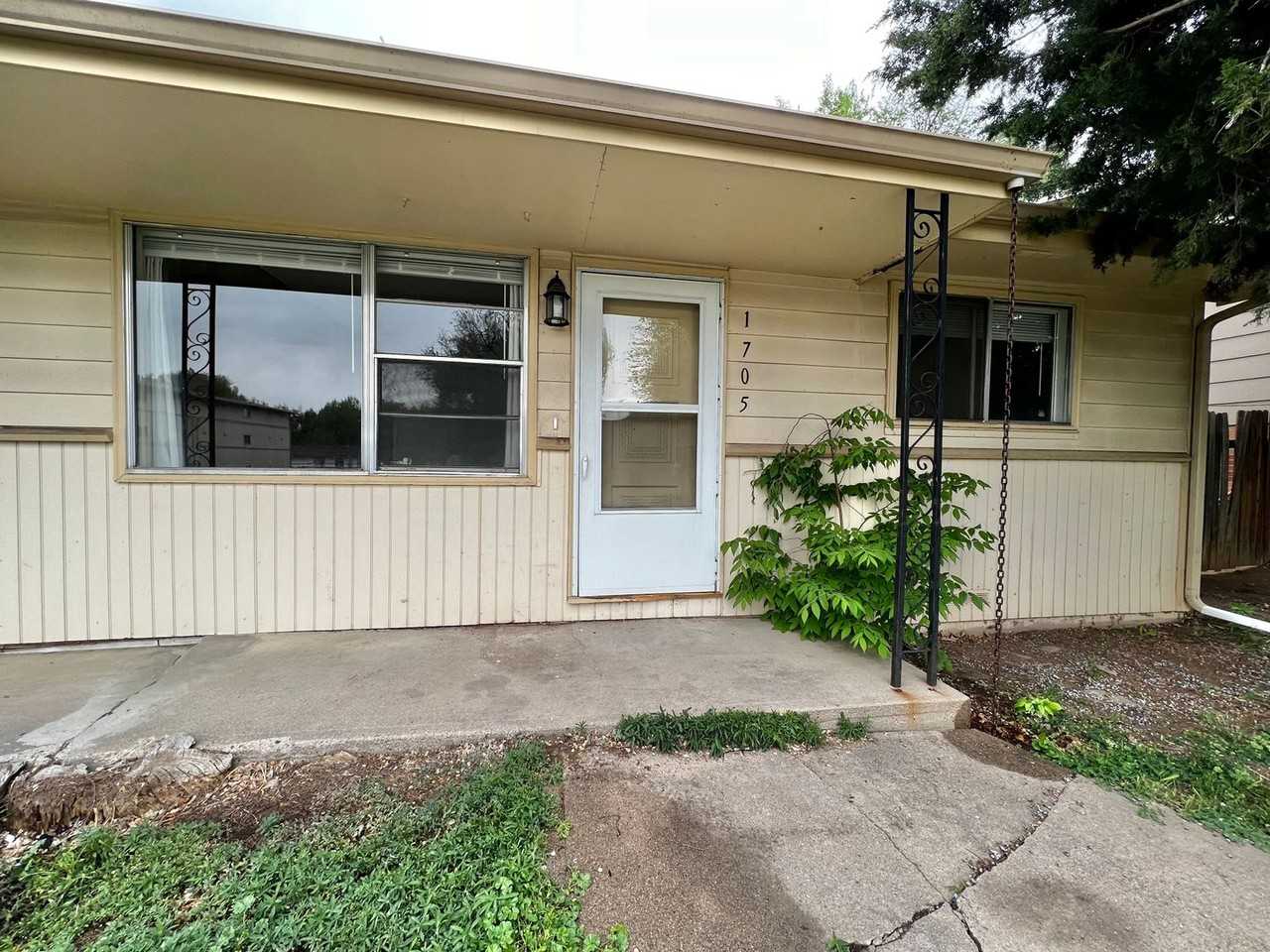 1705 Stover St - Photo 2 of 14