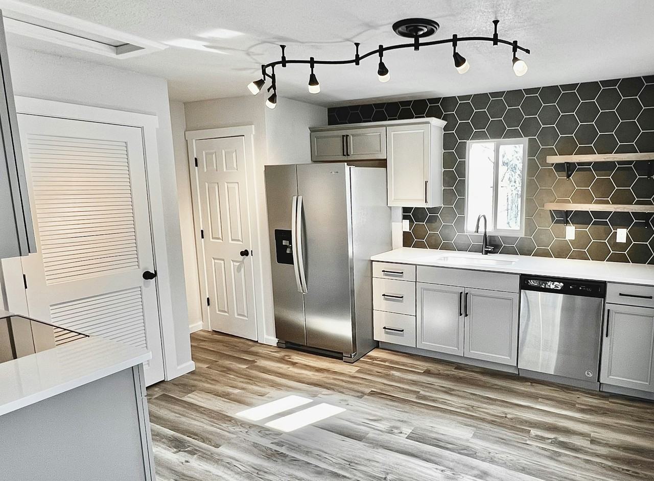 1229 Aspen Avenue - Photo 2 of 22