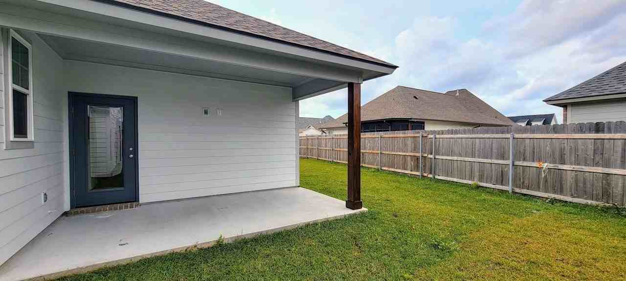 204 Bennington Lane - Photo 2 of 28