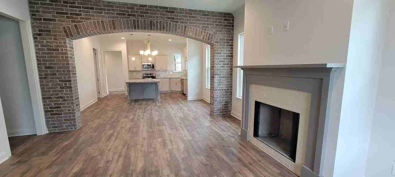 204 Bennington Lane - Photo 3 of 28