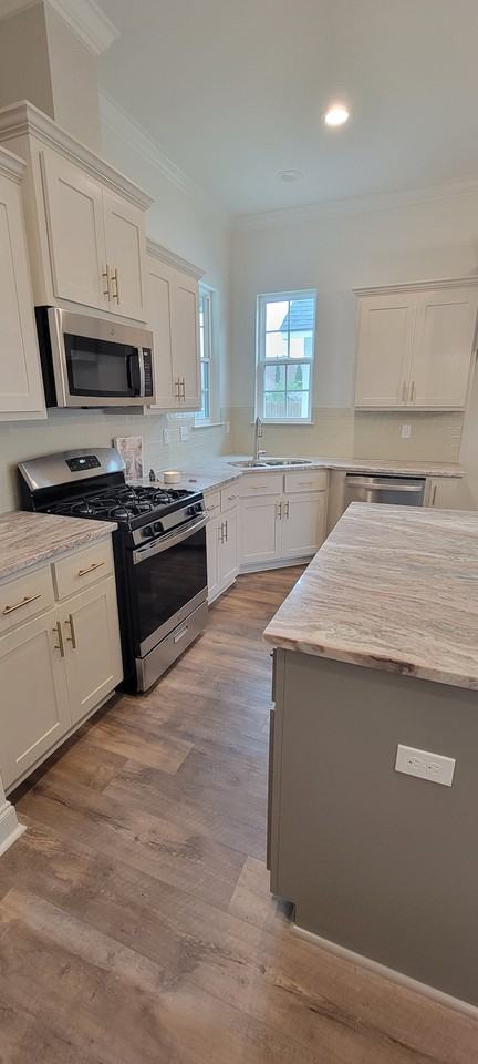 204 Bennington Lane - Photo 7 of 28