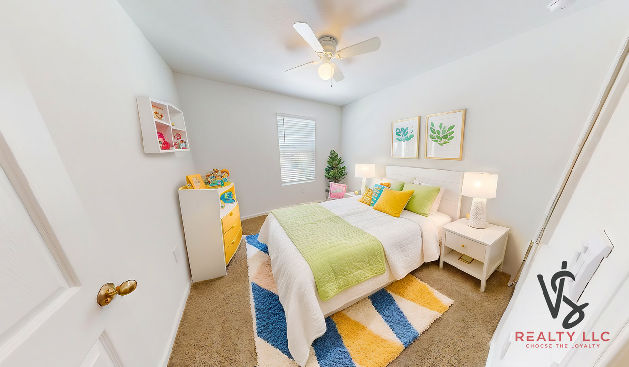 12727 Whelan Ave - Photo 4 of 25