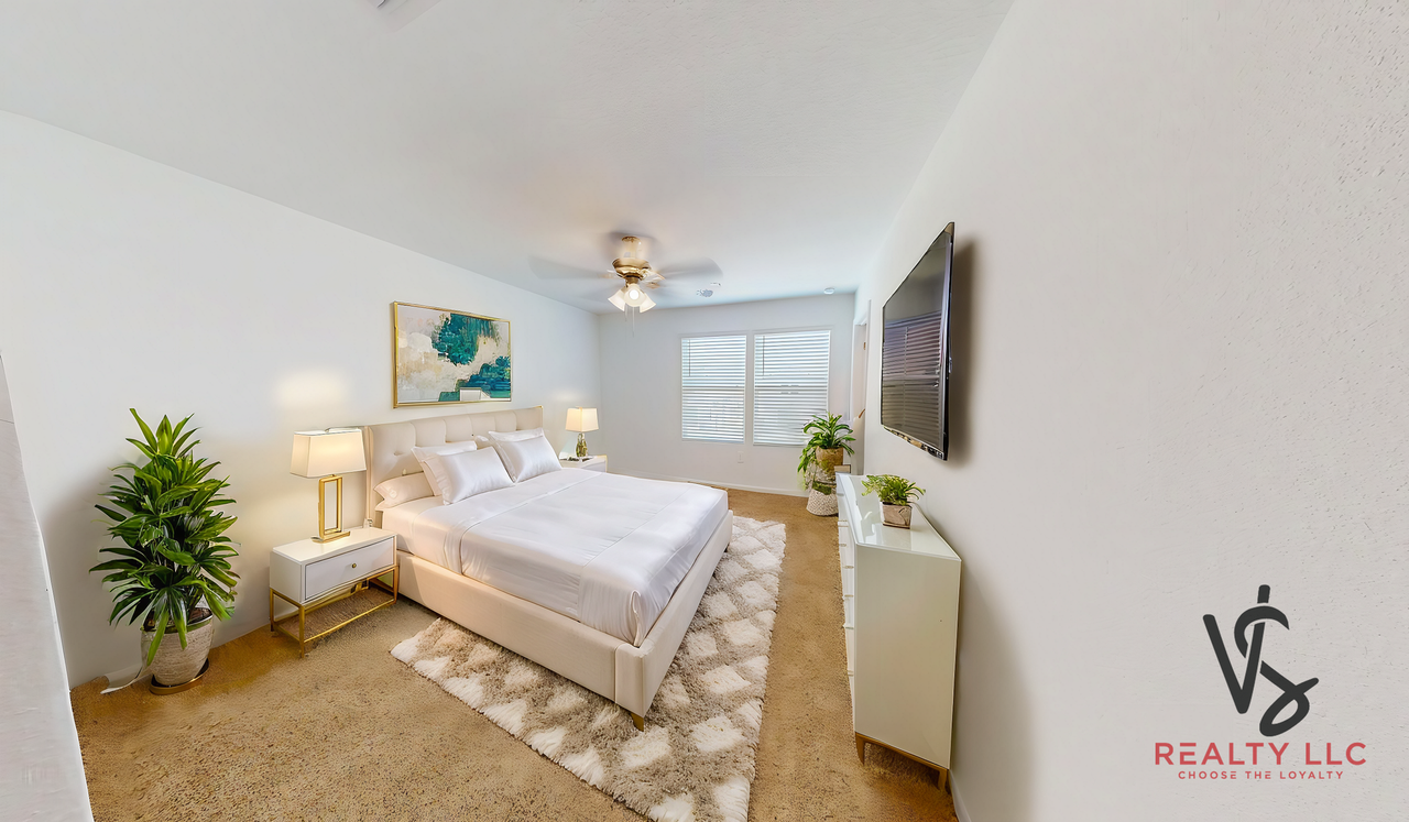 12727 Whelan Ave - Photo 5 of 25