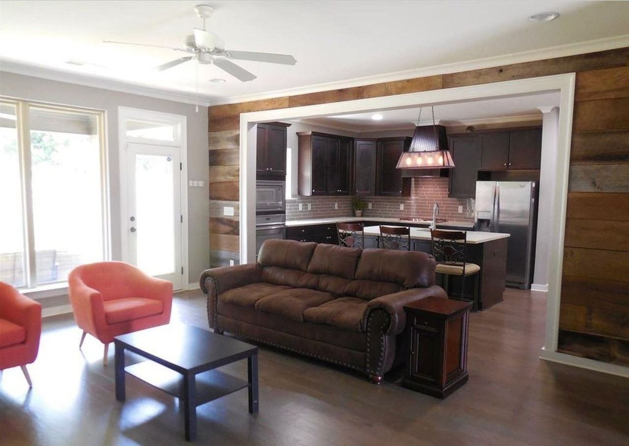 5211 Park Side Cir - Photo 2 of 14