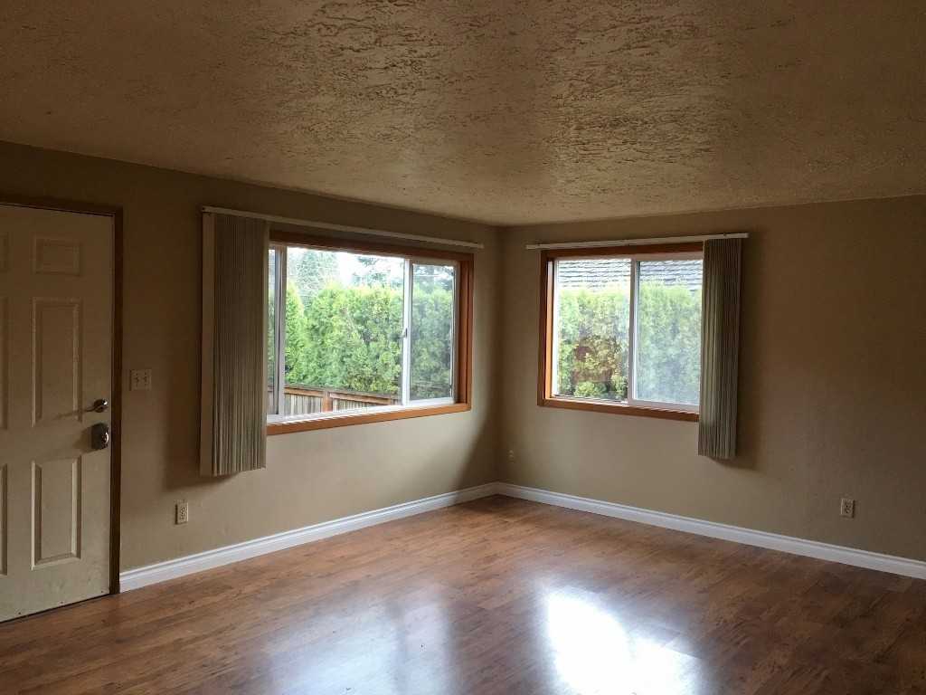 2780 Oxford St - Photo 2 of 18