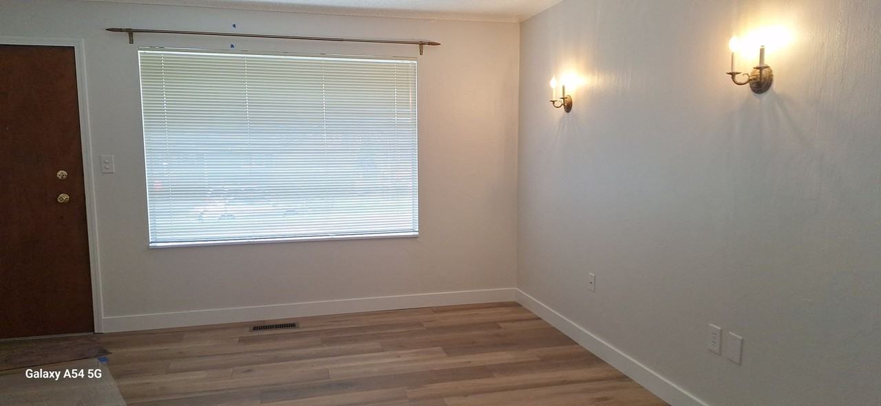 2501 Fir Ave - Photo 4 of 24