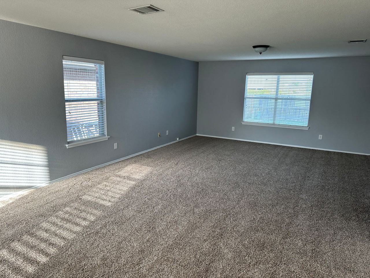 10773 Braemoor Dr - Photo 3 of 26