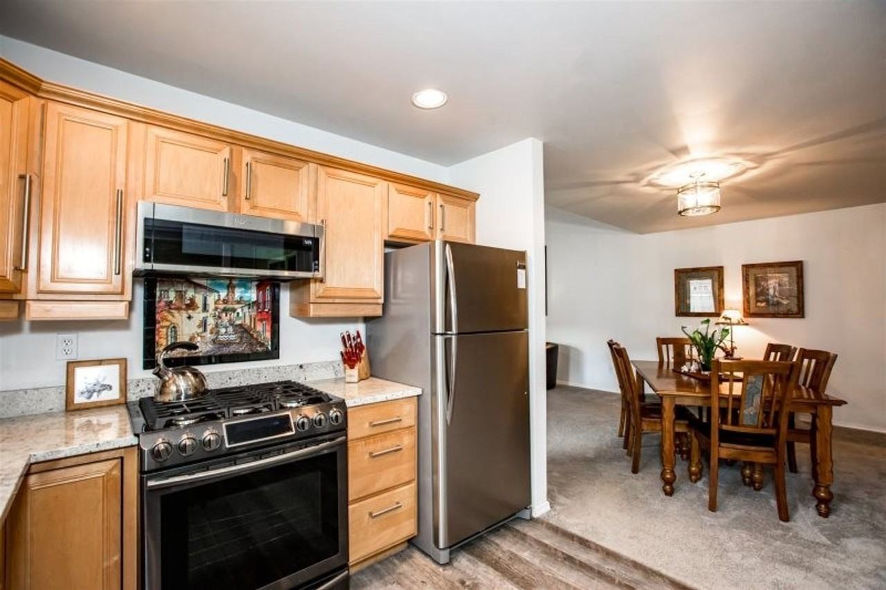 203 Fox Hollow Ln - Photo 5 of 21