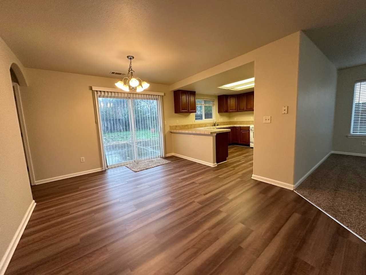 1050 Monterra Ln - Photo 3 of 37