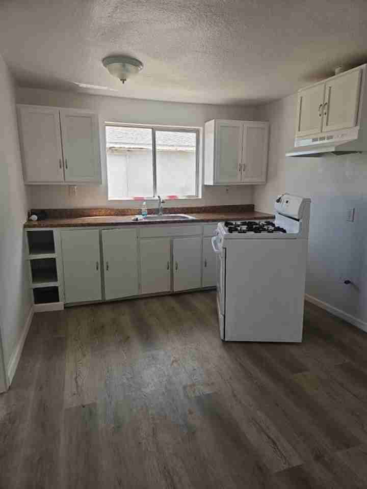 12885 Albert Ave - Photo 2 of 12