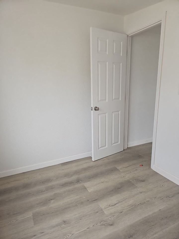 12885 Albert Ave - Photo 3 of 40