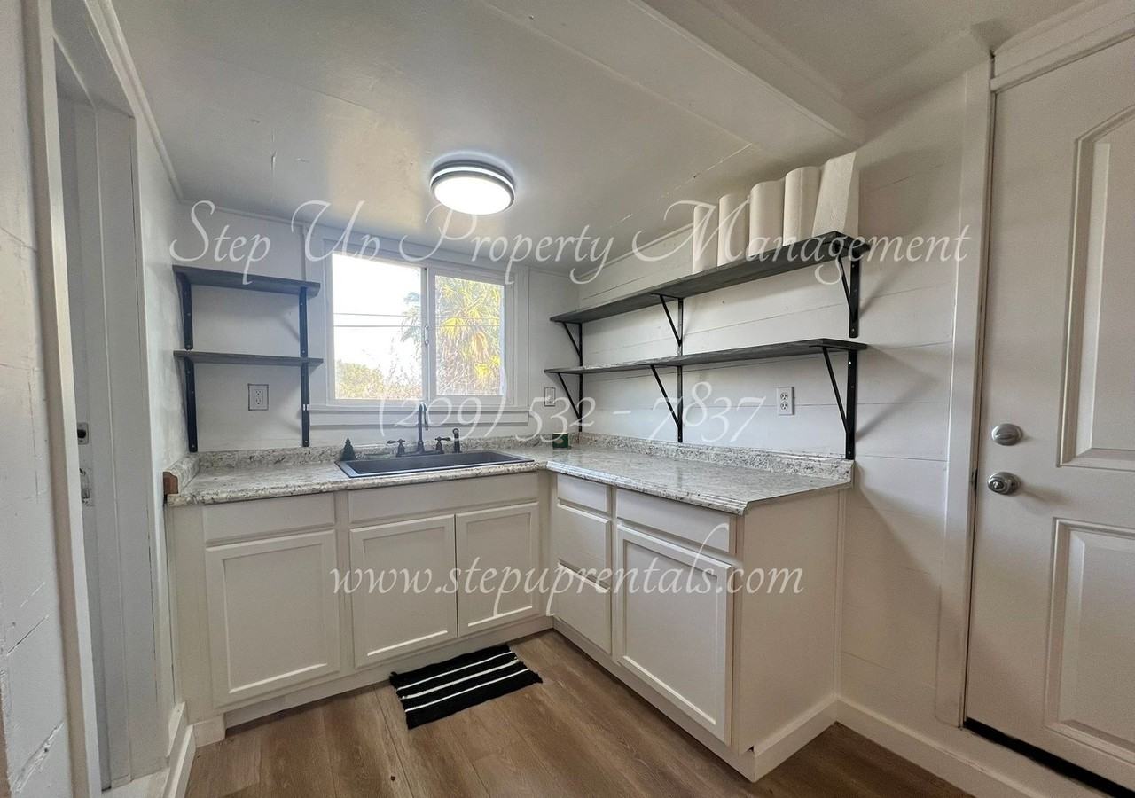 113 W Sunset St #B - Photo 6 of 10