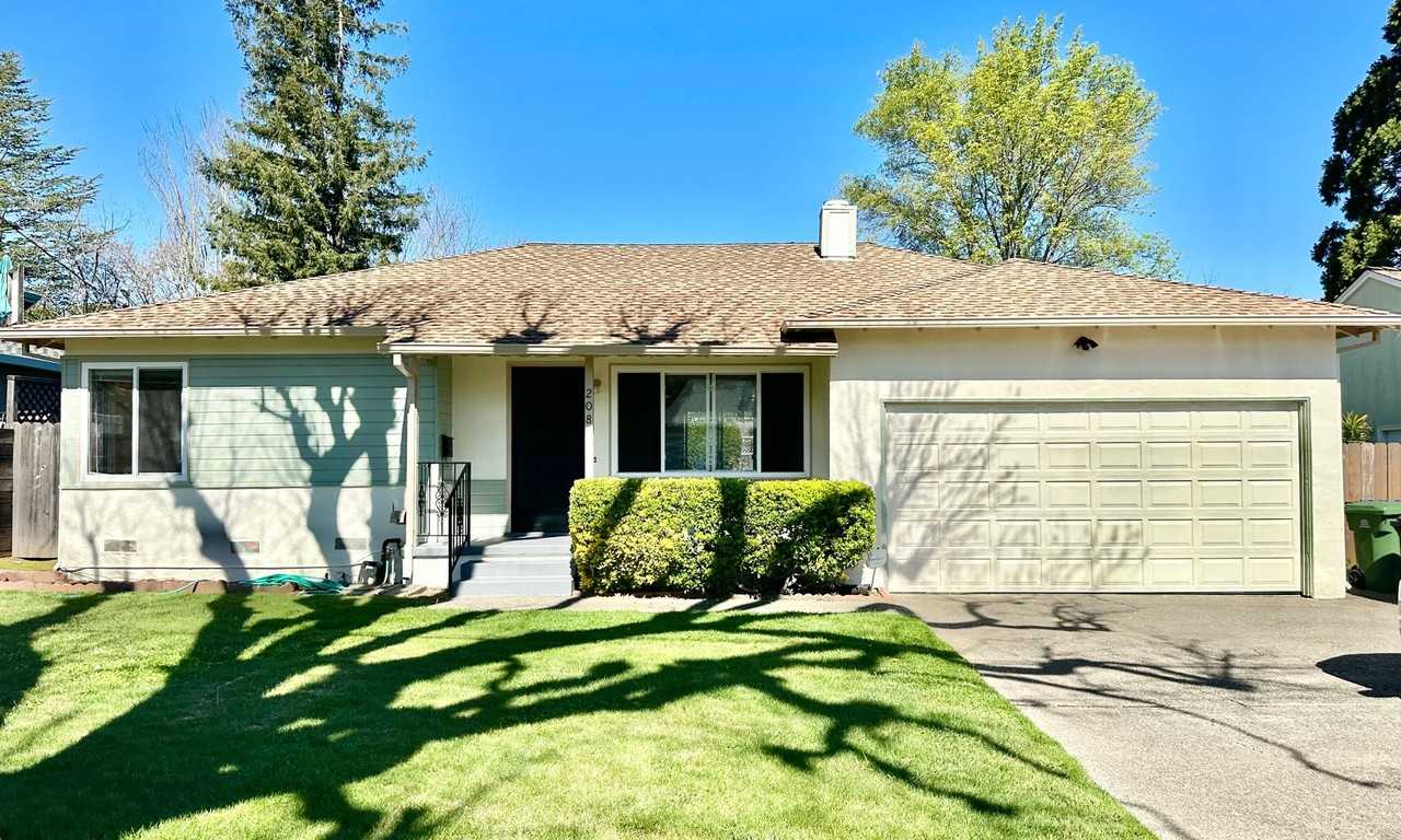 208 Mirada Ave - Photo 2 of 29