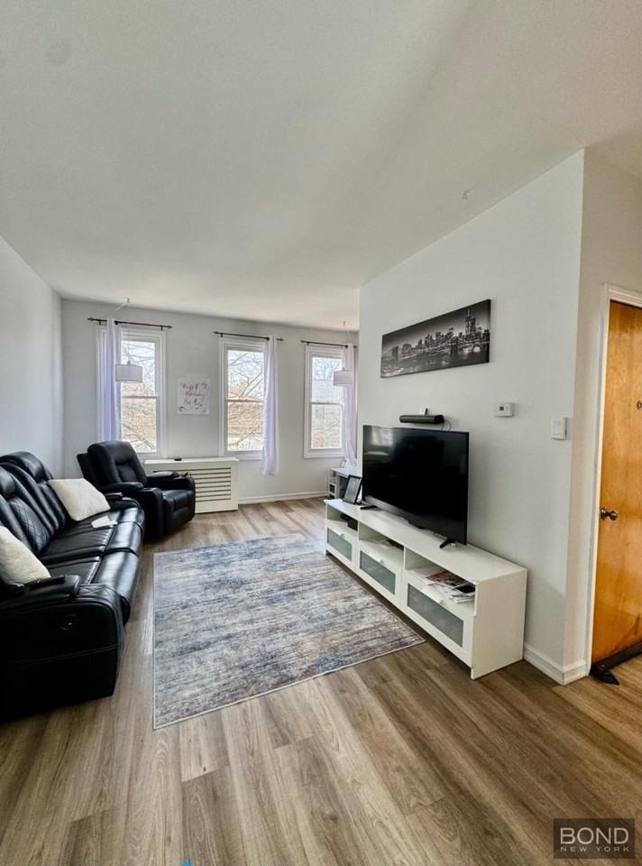 6649 79th St - Photo 3 of 7