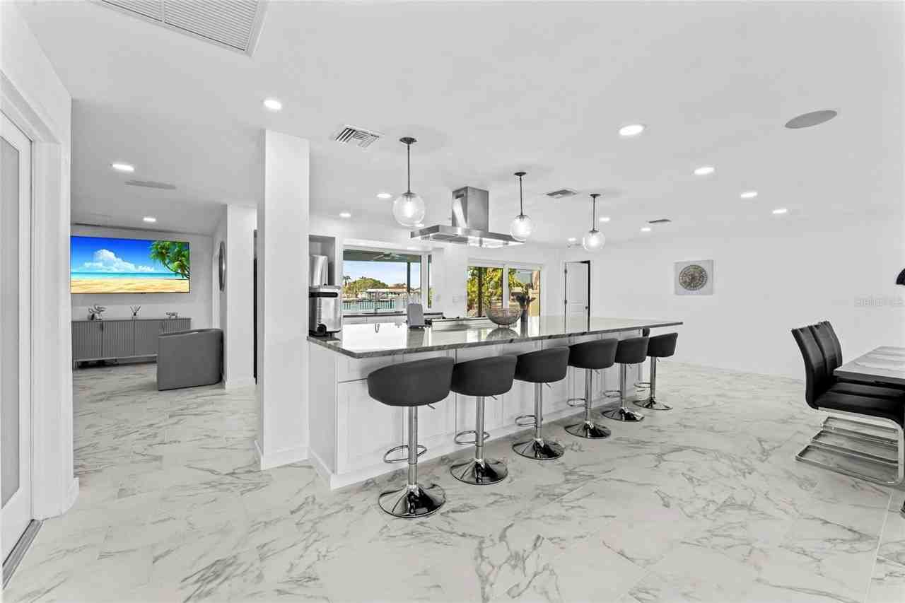 340 Palm Is Ne - Photo 6 of 33