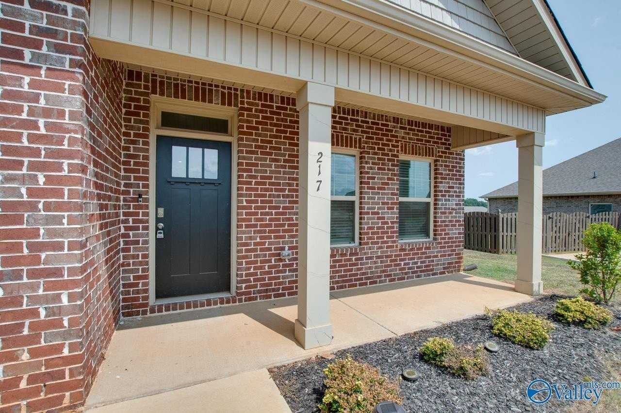 217 Maureen Dr Sw - Photo 3 of 41