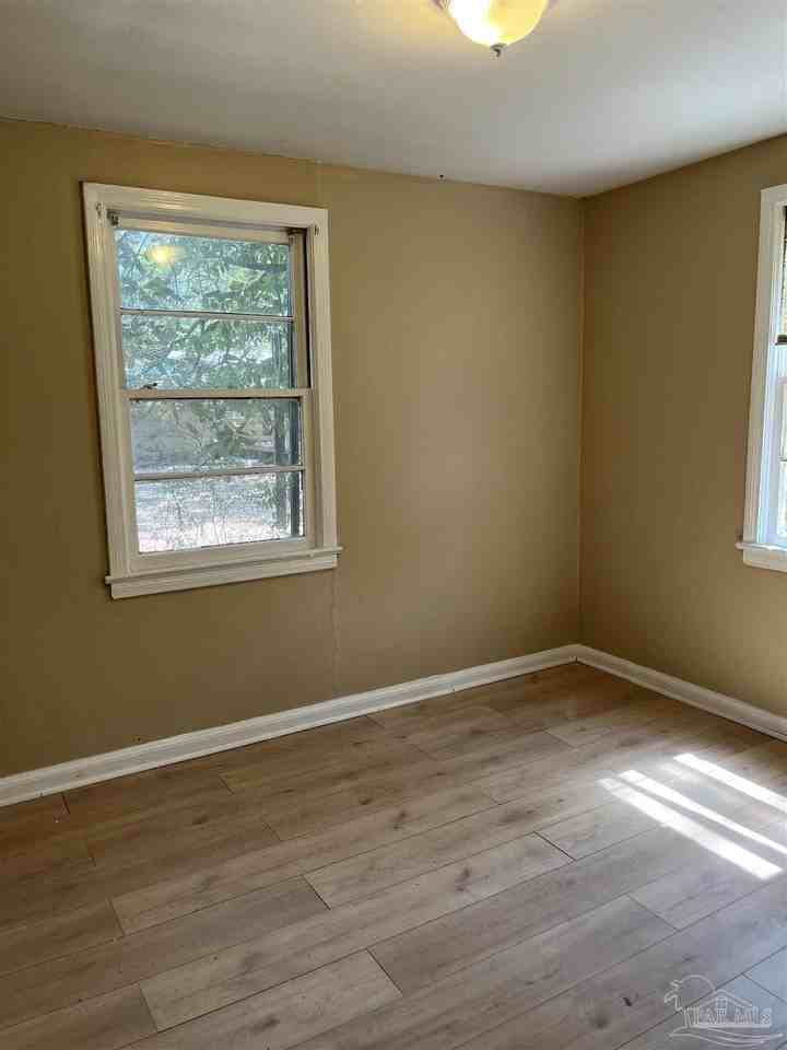 1520 N Z St - Photo 5 of 7