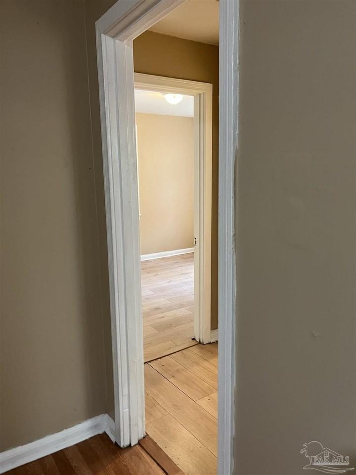 1520 N Z St - Photo 6 of 7