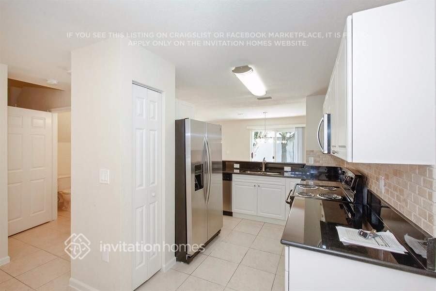 9337 Nw 55th St - Photo 6 of 17