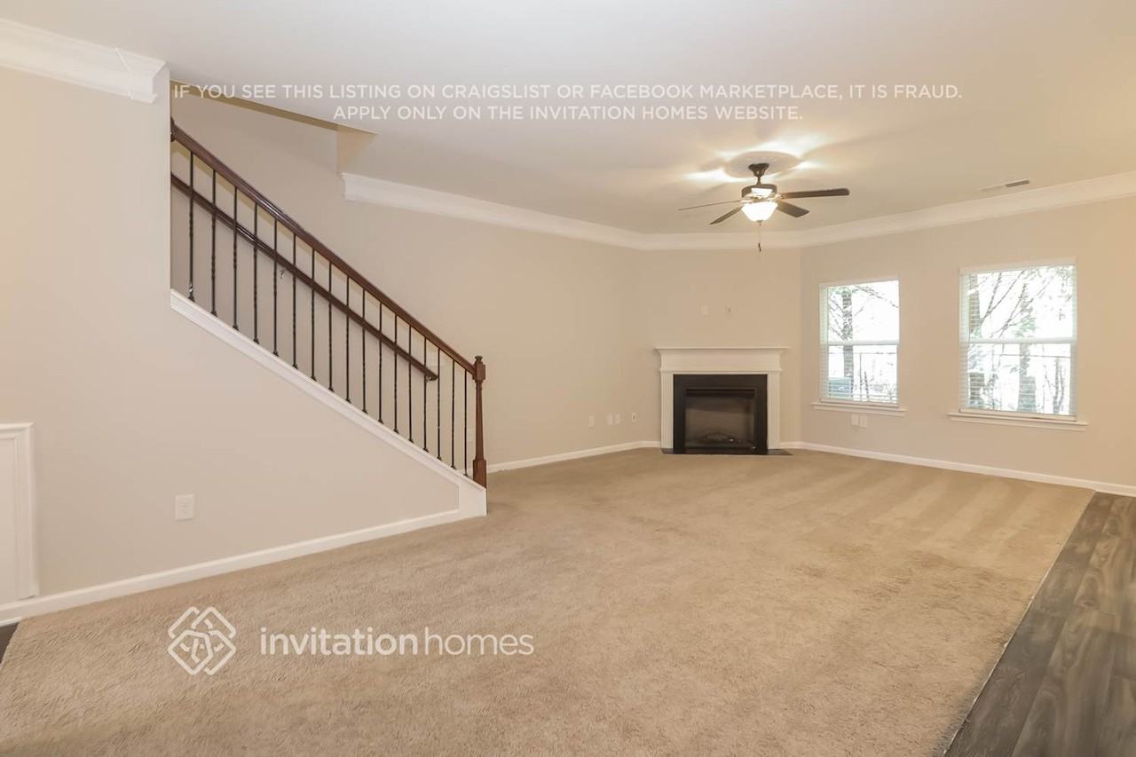 260 Britt Dr - Photo 2 of 14