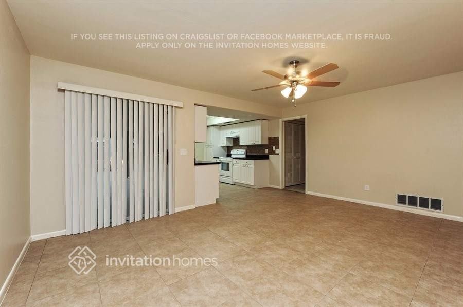 1007 Macrae Ave - Photo 5 of 18