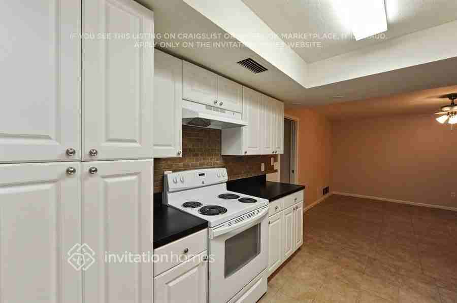 1007 Macrae Ave - Photo 7 of 18