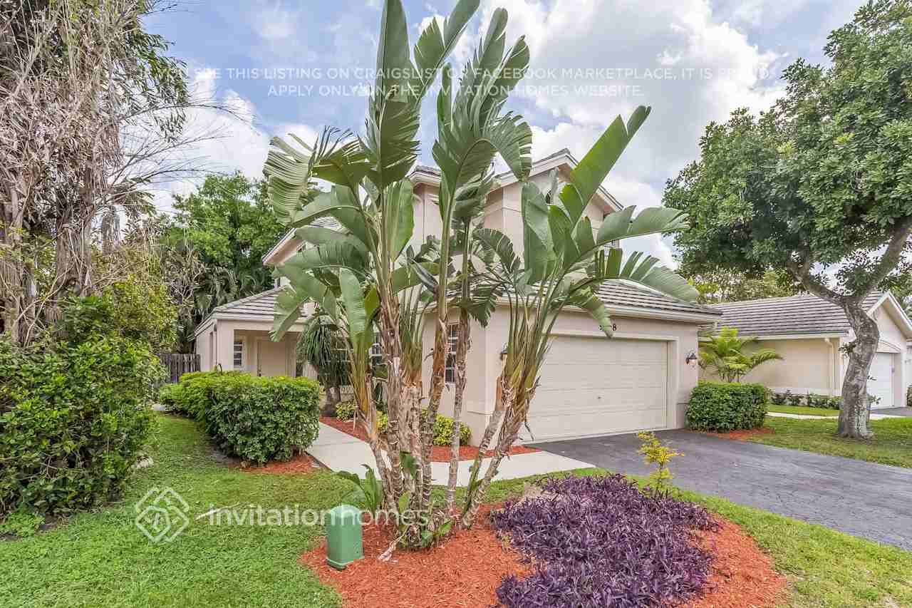 9358 Arborwood Cir - Photo 2 of 20