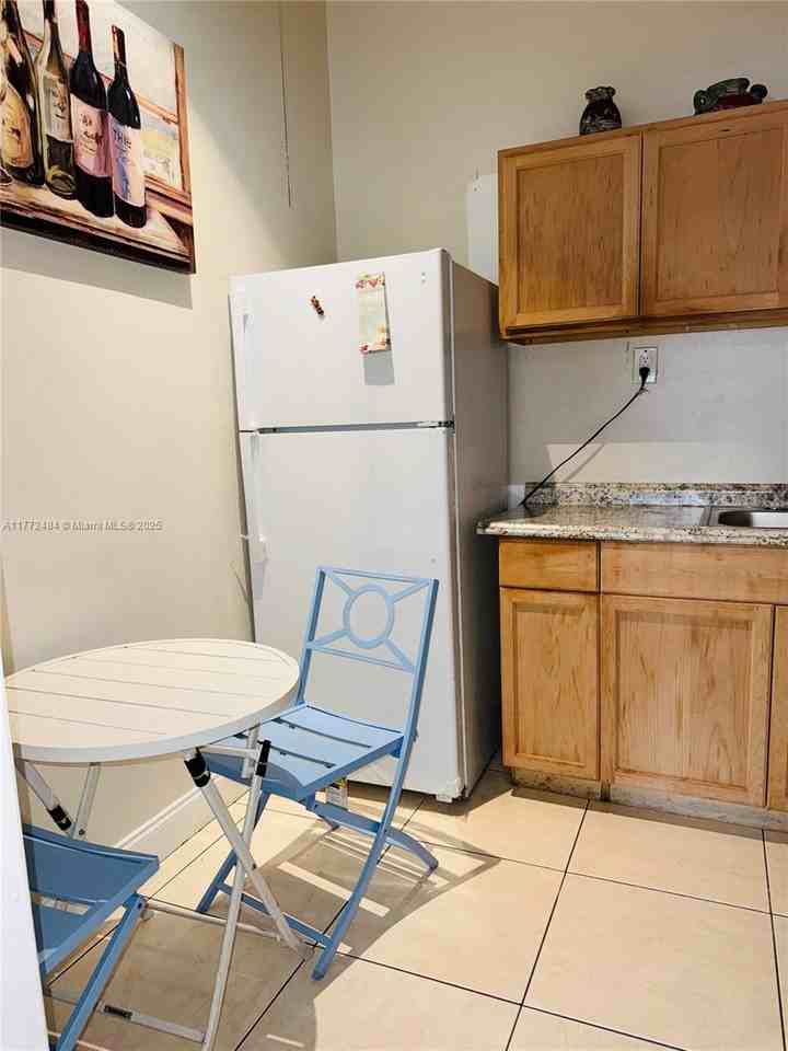 11512 Sw 168th Ter - Photo 3 of 7