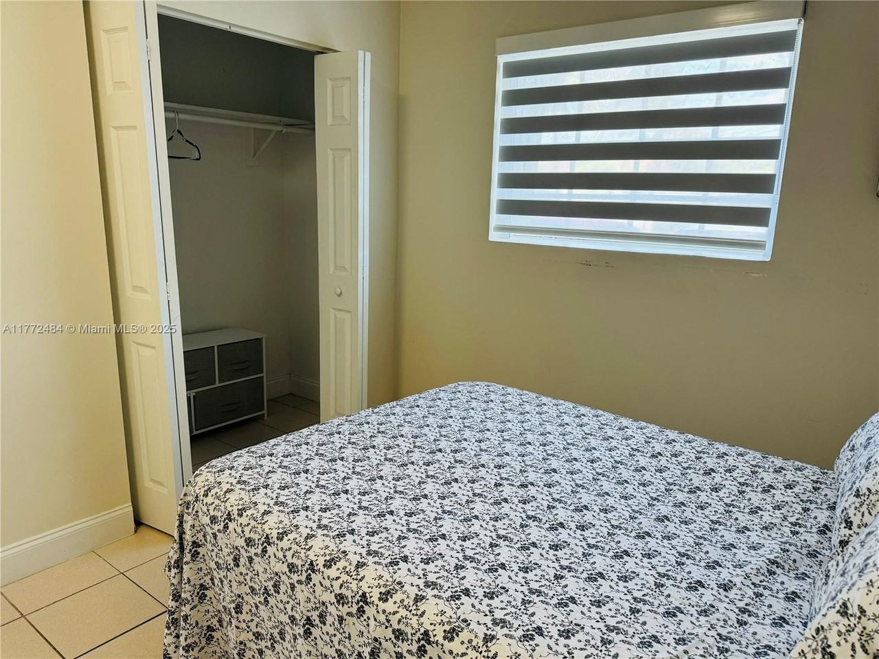 11512 Sw 168th Ter - Photo 6 of 7